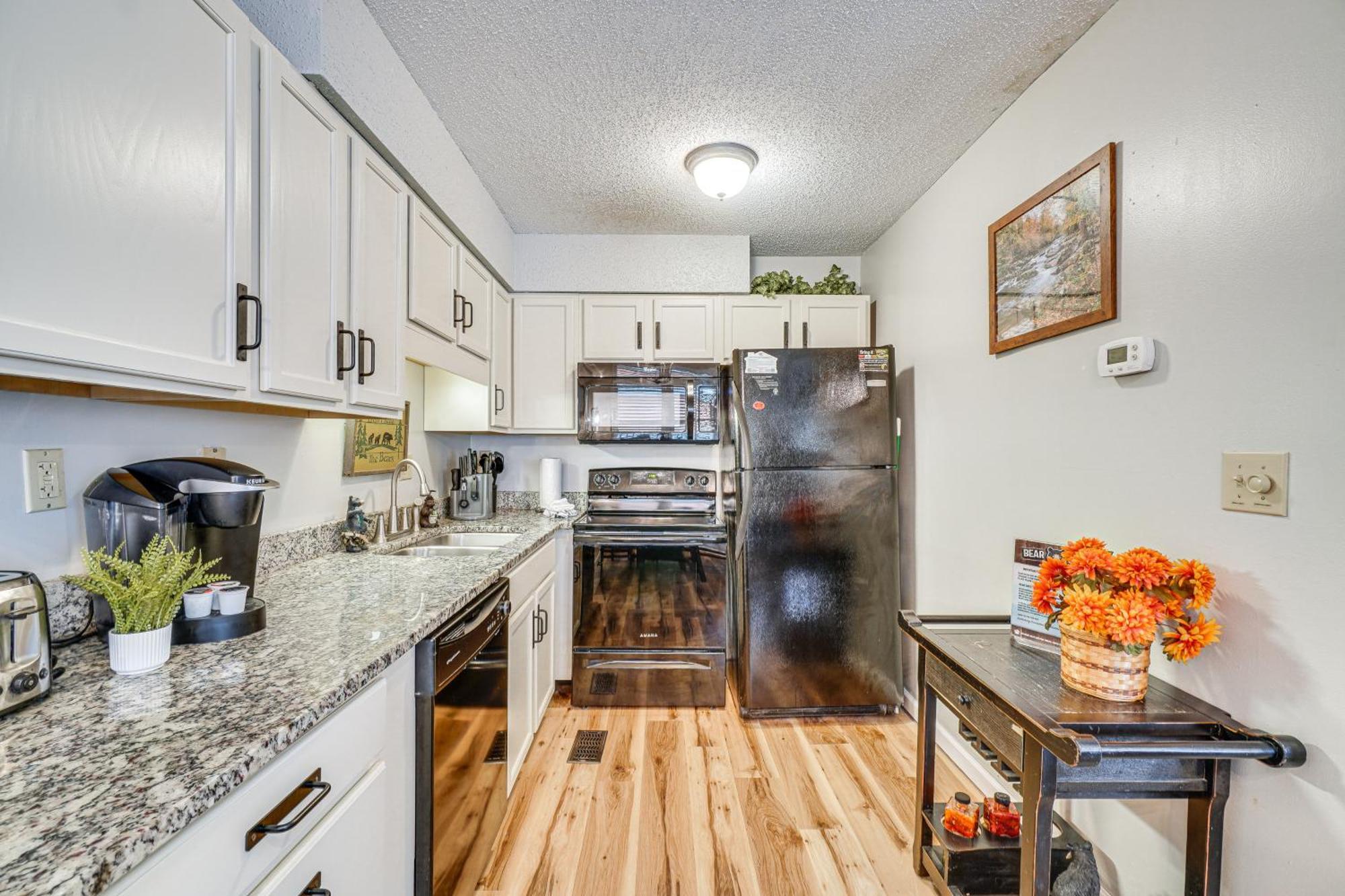 Downtown Gatlinburg Condo With Mountain-View Balcony エクステリア 写真