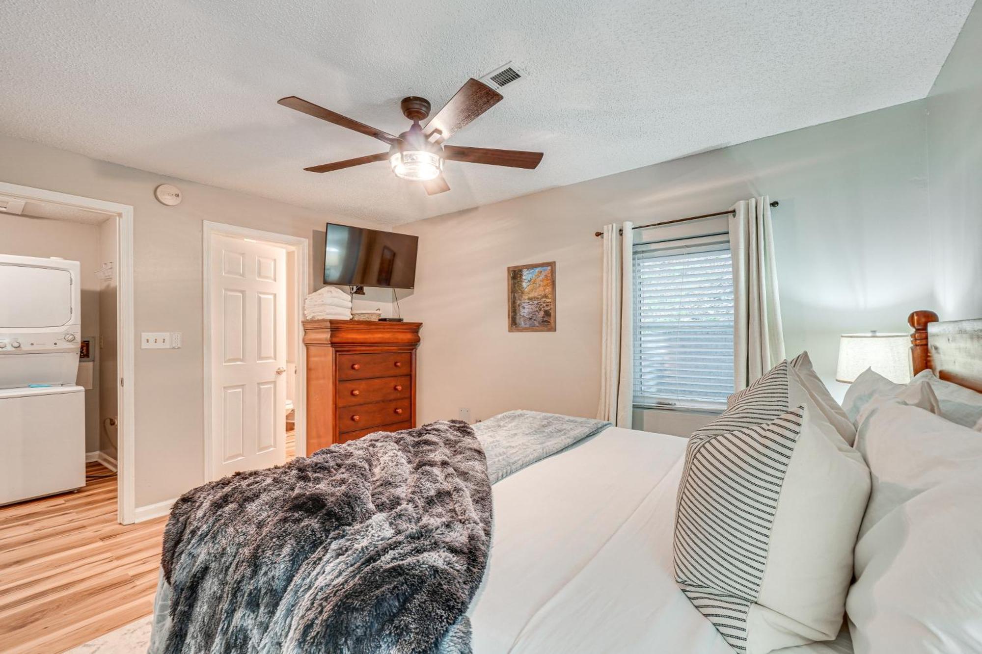Downtown Gatlinburg Condo With Mountain-View Balcony エクステリア 写真